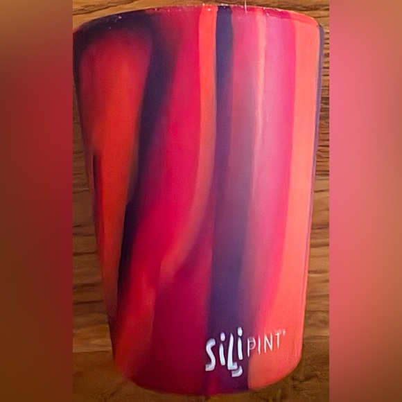 Silipint Silicone Baby Cup Red Swirl 8oz Set of 17 NWOT